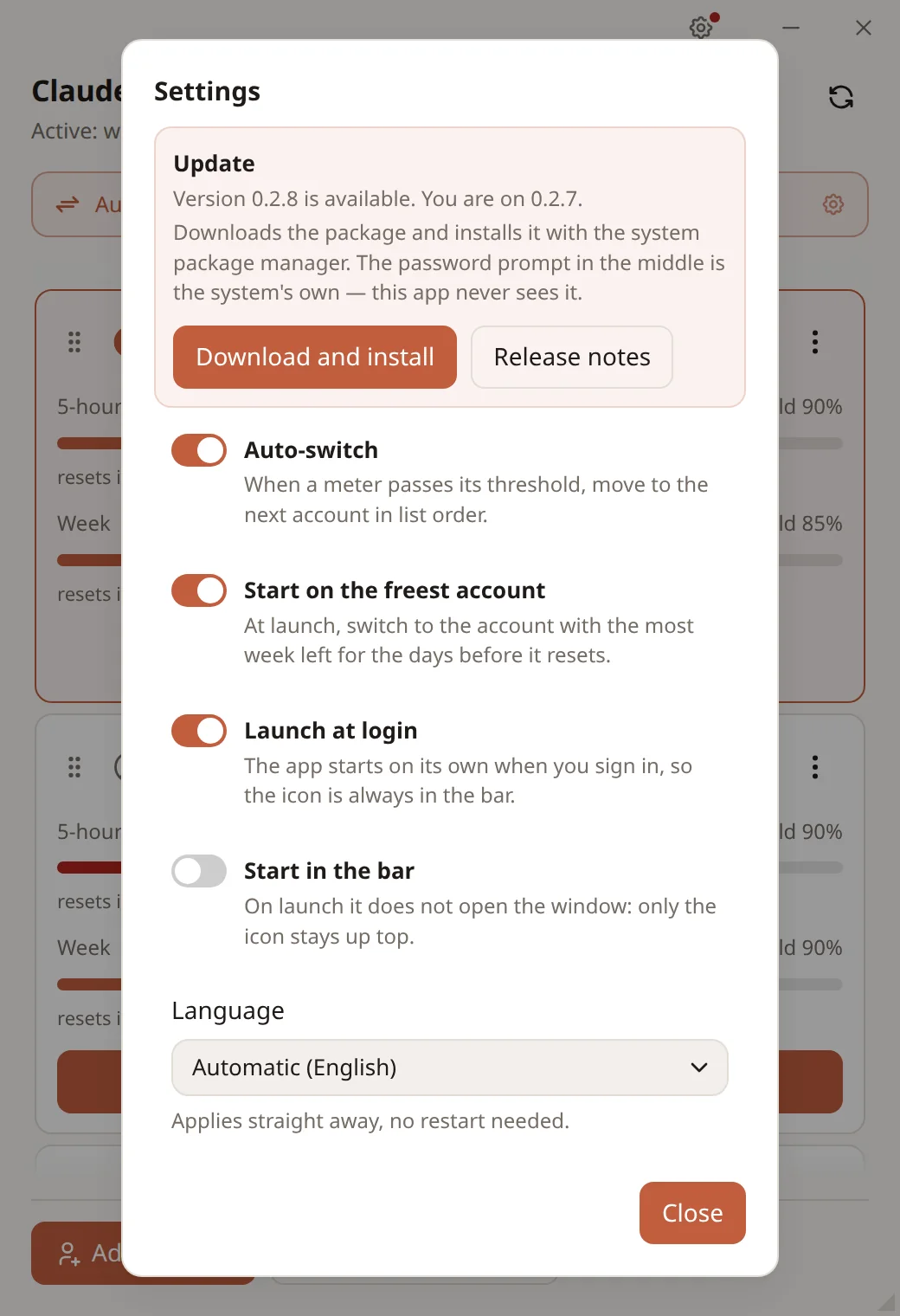 The Settings dialog: an available update at the top, then auto-switch, start on the freest account and launch at login on, start in the bar off, language set to automatic.